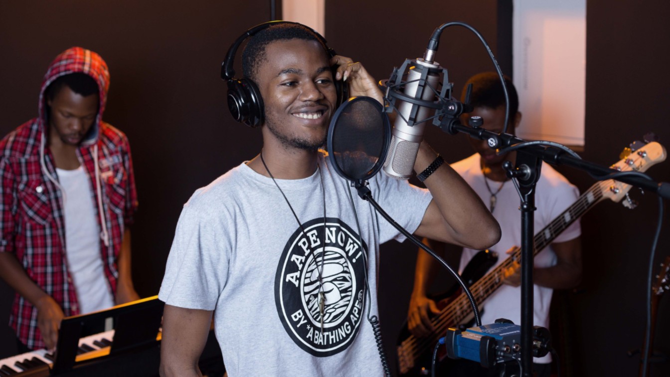 Digital Music Production: Technology Tools for Modern Music Creation